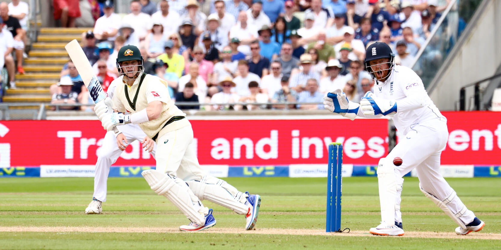 Australia batting against England in the ashes series