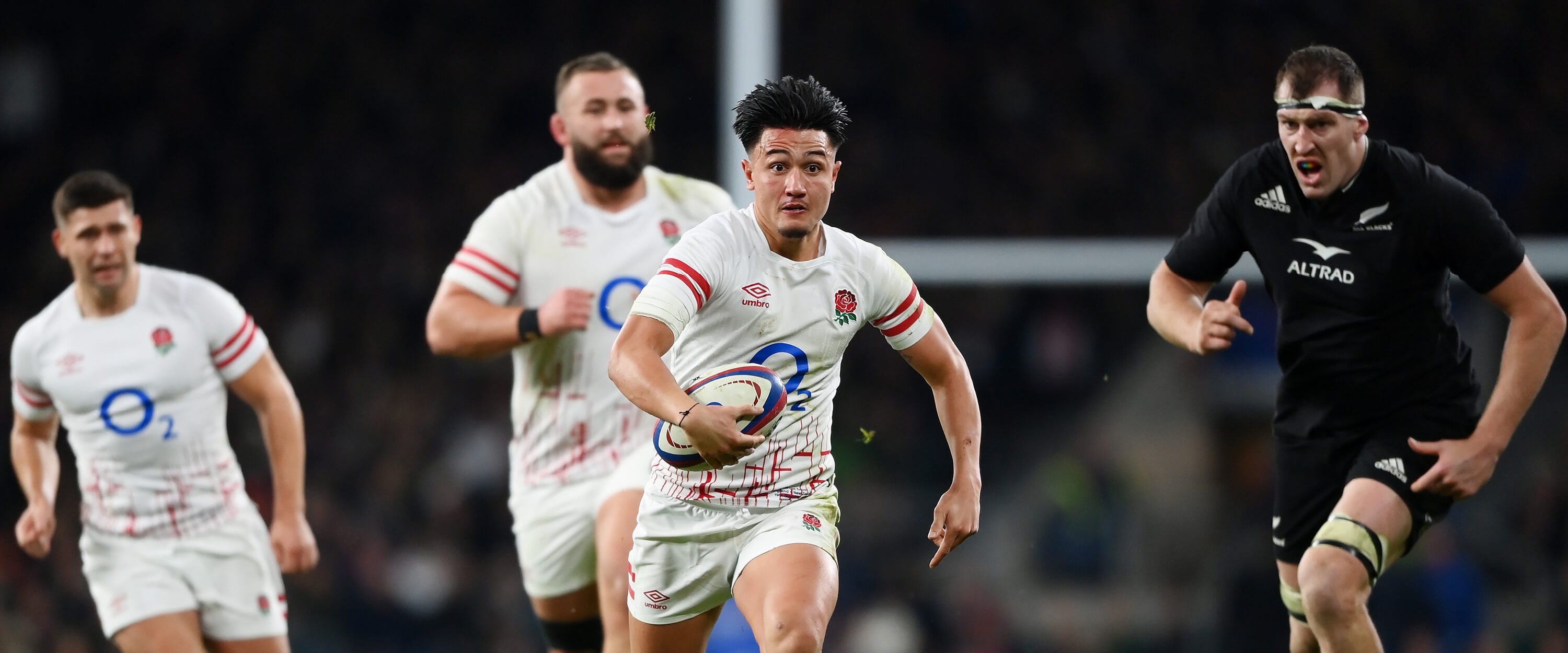 England Rugby player Marcus Smith running with the rugby ball during a match at Twickenham against New Zealand in the 2022 Autumn Nations Series