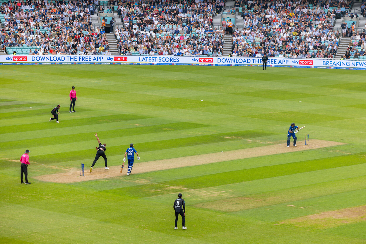 England cricket against New Zealand on the pitch
