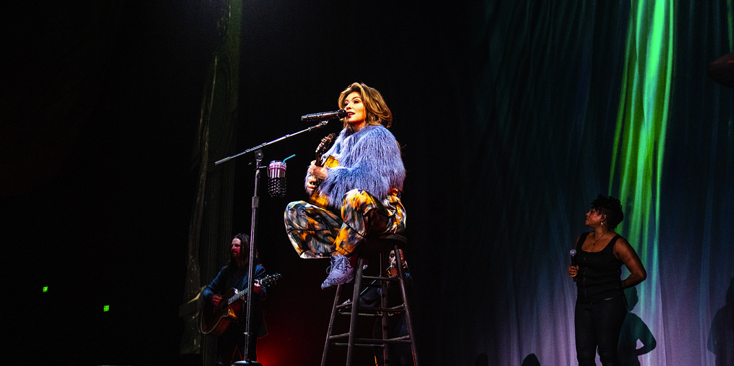 Country and pop icon, Shania Train performing on stage 