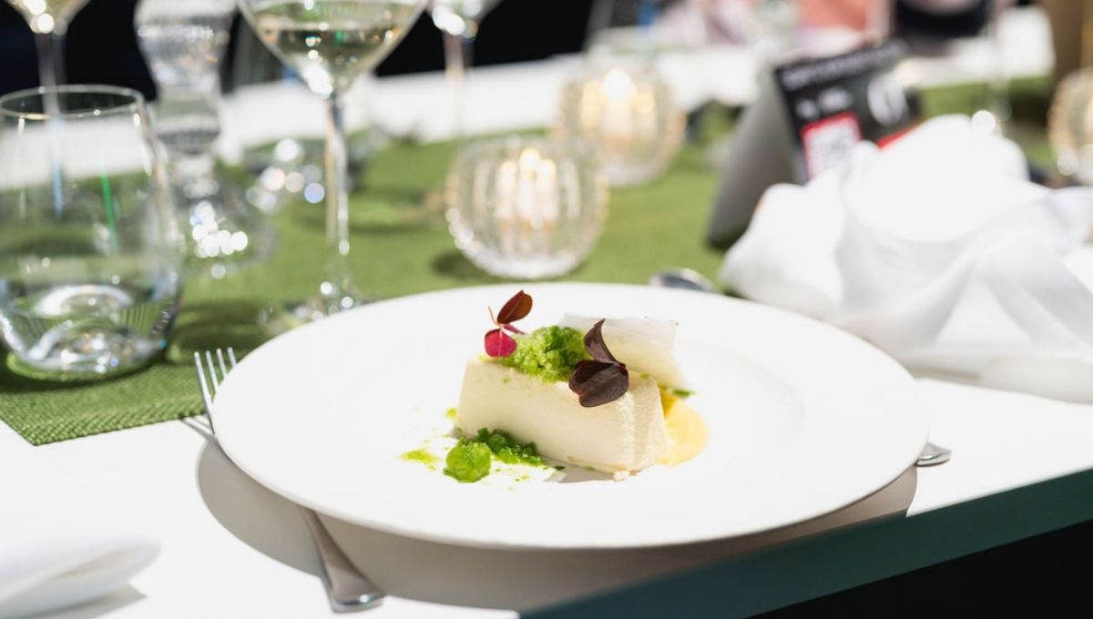 Dishes served straight to you