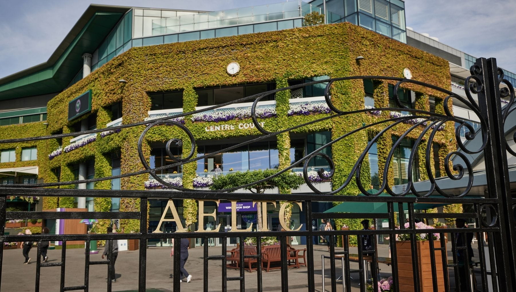 Experience Wimbledon as a VIP with an experience from Keith Prowse, Wimbledon's Official Hospitality Partner